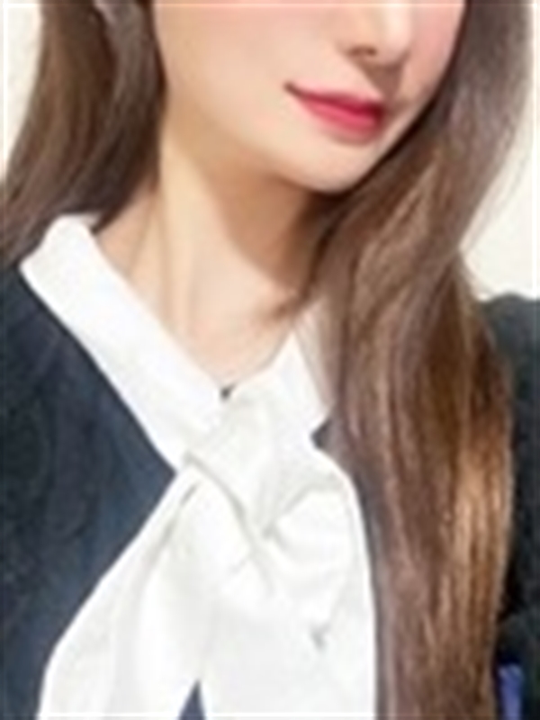 まみ(22歳、B:85、W:.55、H:86)